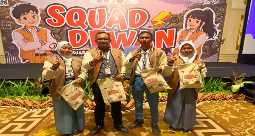 Dari Bangku Sekolah ke Meja Legislatif, Tiga Siswa SMAPAN Ikuti Squad Dewan Simulator DPRD Jatim