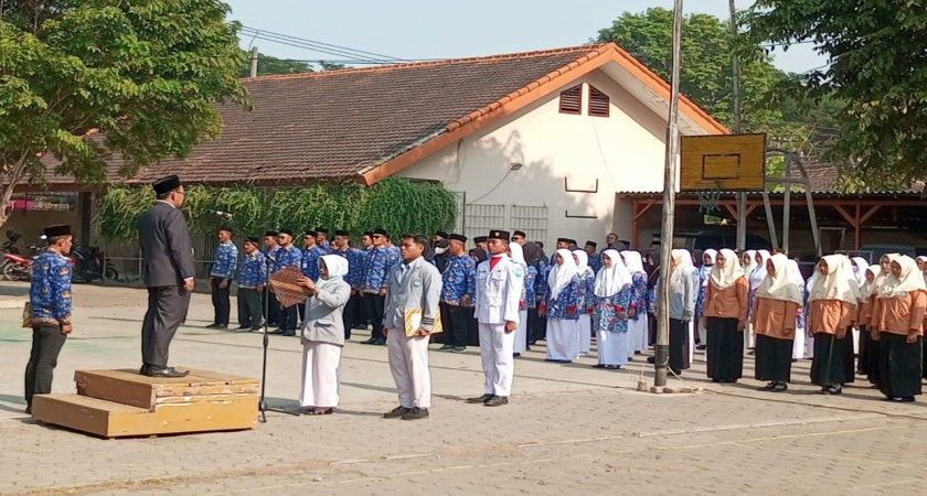 SMAN 1 Paiton Gelar Upacara Gabungan Peringati Hari Kesaktian Pancasila