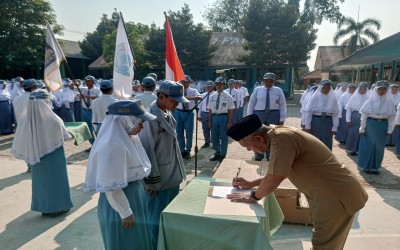 SMAN 1 Paiton Lantik Pengurus OSIS 2026/2027, Kepala Sekolah Tekankan Kepemimpinan dan Prestasi