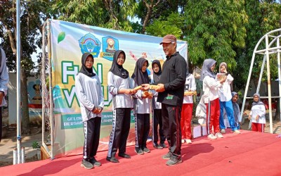 Ratusan Doorprize dan Hadiah Utama Meriahkan Jalan Sehat SMAN 1 Paiton