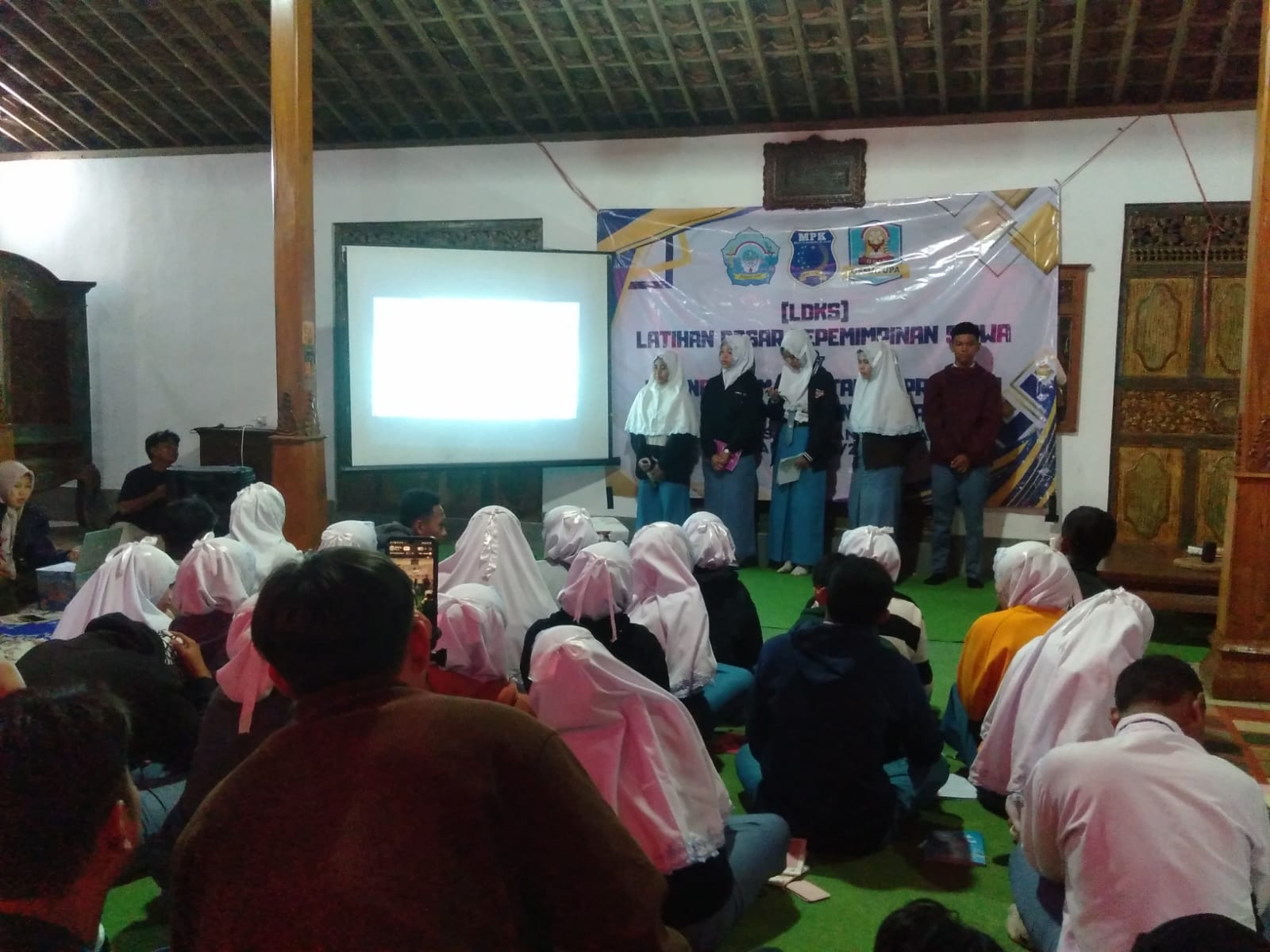 Foto presentasi pemaparan program kerja osis